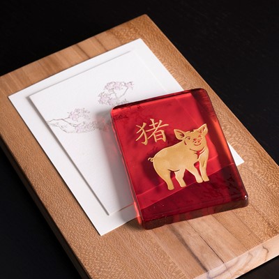Chinese Whispers: Luxury Red Envelopes for Year of the Pig, and More